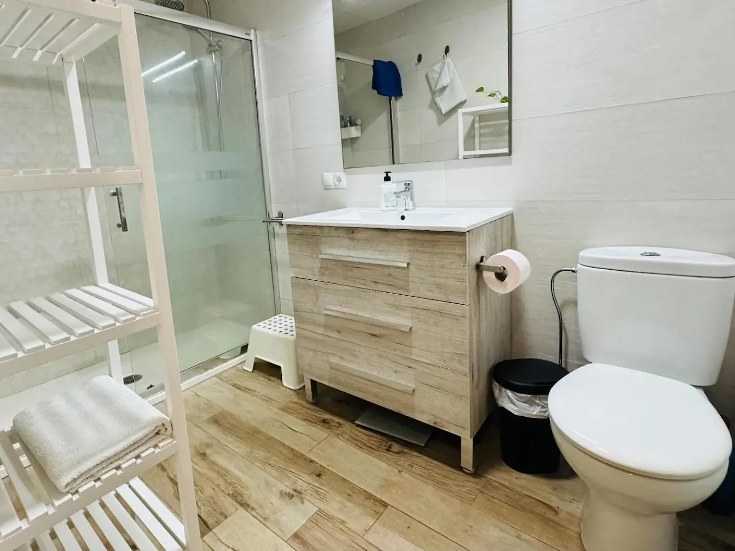 Alex Bed & Breakfast - Your Home Away Including Breakfast - In A Real Home Fuengirola