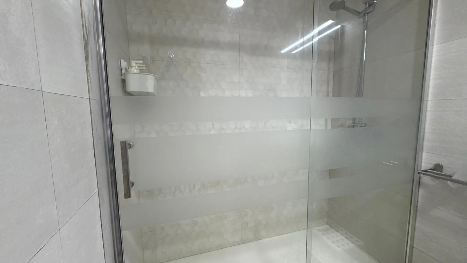 Alex Bed & Breakfast - Your Home Away Including Breakfast - In A Real Home Fuengirola